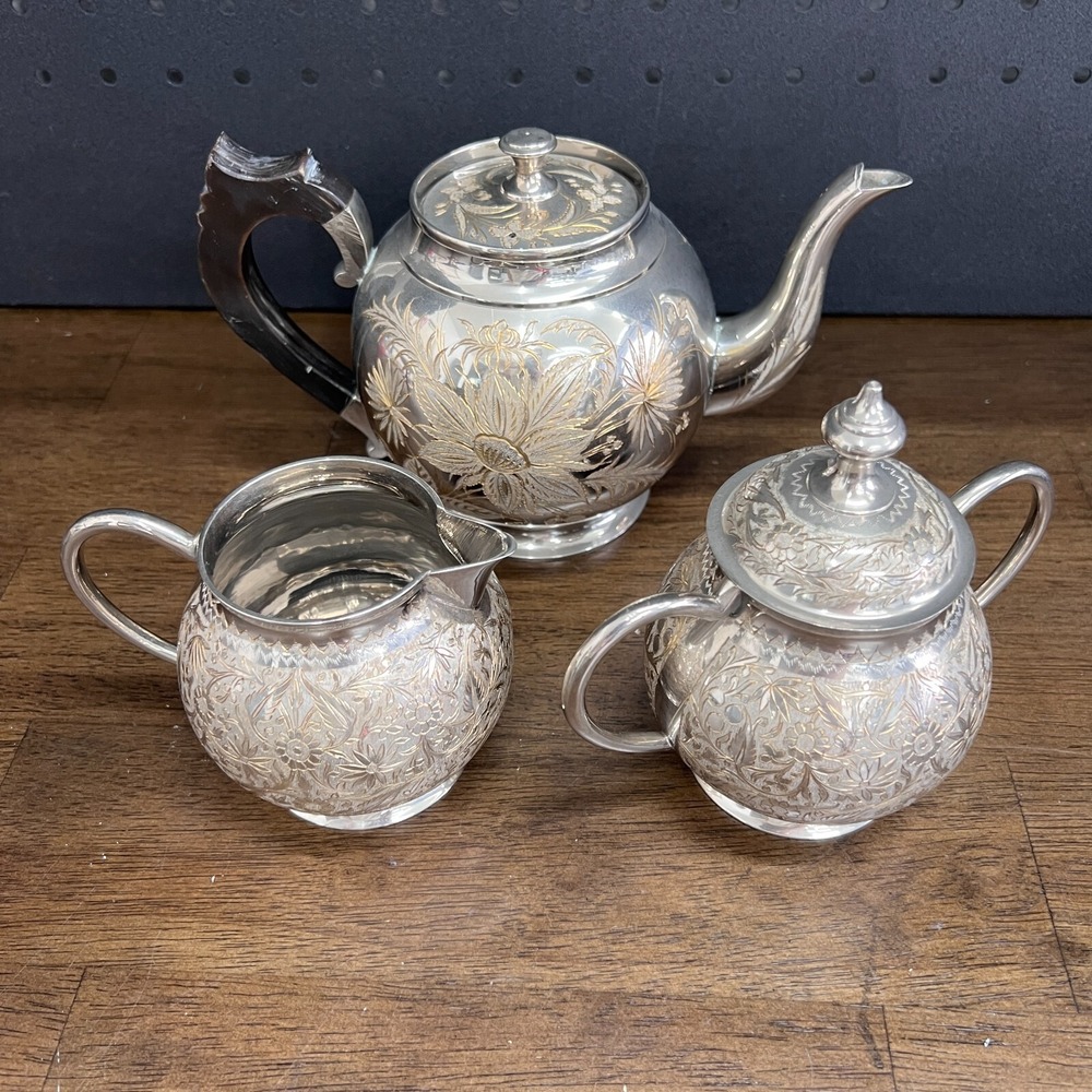 Vintage Wedding Silver Plated Floral Etched Footed Tea Set India, 1950 set of 3